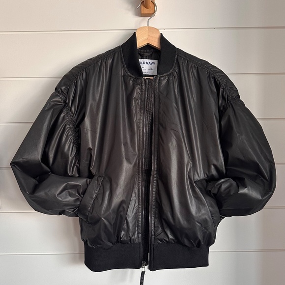 ✨ Old Navy Water-Resistant Bomber Jacket – XS ✨ - Picture 3 of 8